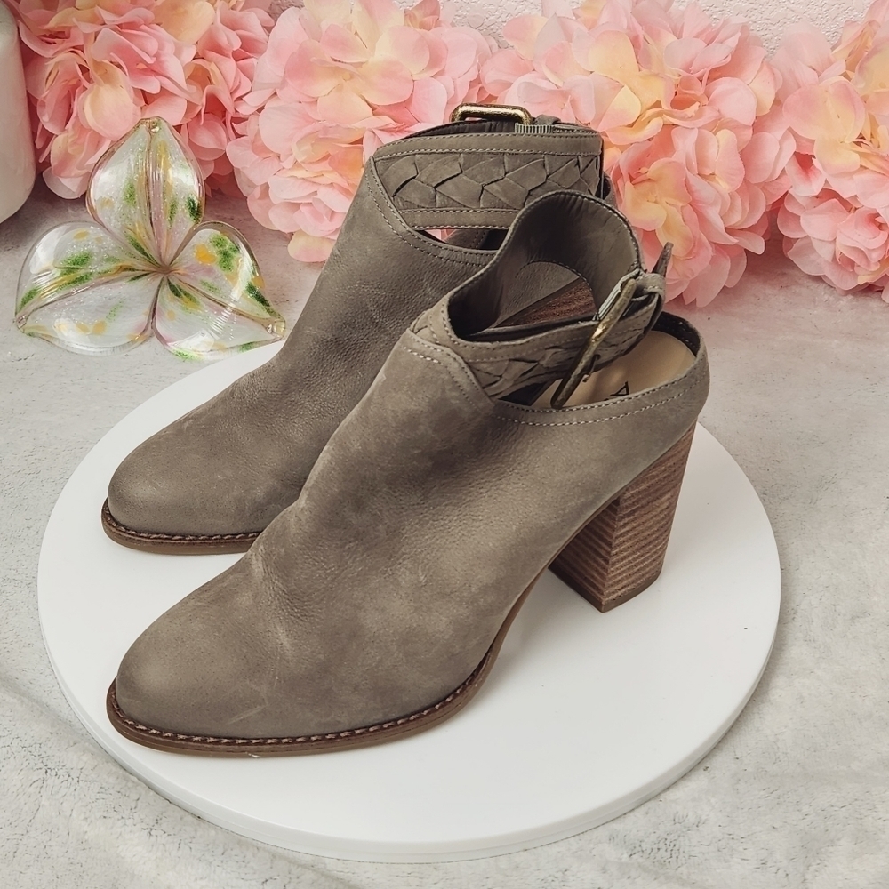 𝅺ALDO Grey Suede Adraynia Ankle Strap Block Heel Sling Back Size: 7.5 - Picture 2 of 11